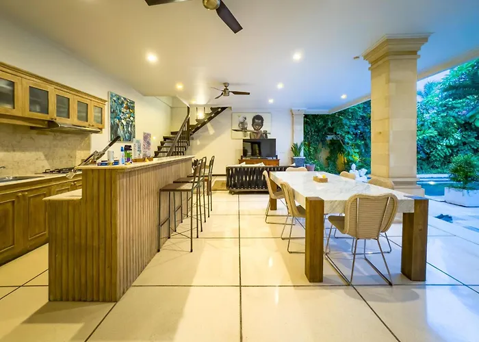 Villa Bugis Kayu Aya *