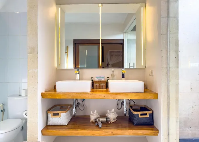Bugis Kayu Aya Villa *